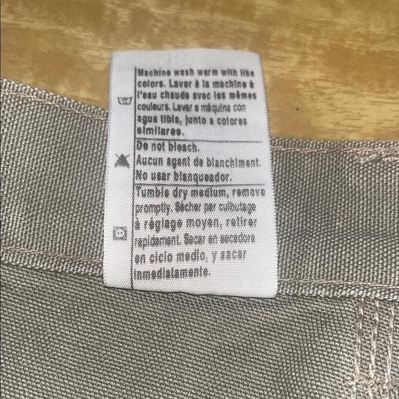 Carhartt Gray Cargo Shorts Versatile and Durable - Picture 4 of 12